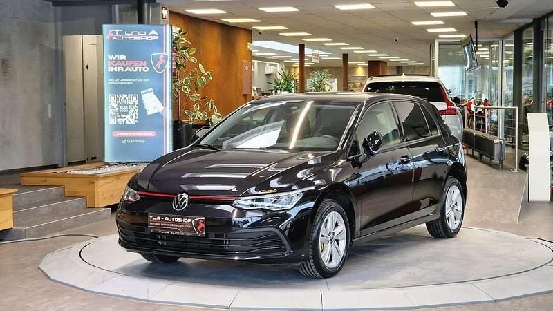 Gebraucht VW Golf VIII Life 110 PS (80 kW) 2021 Schwarz Limousine