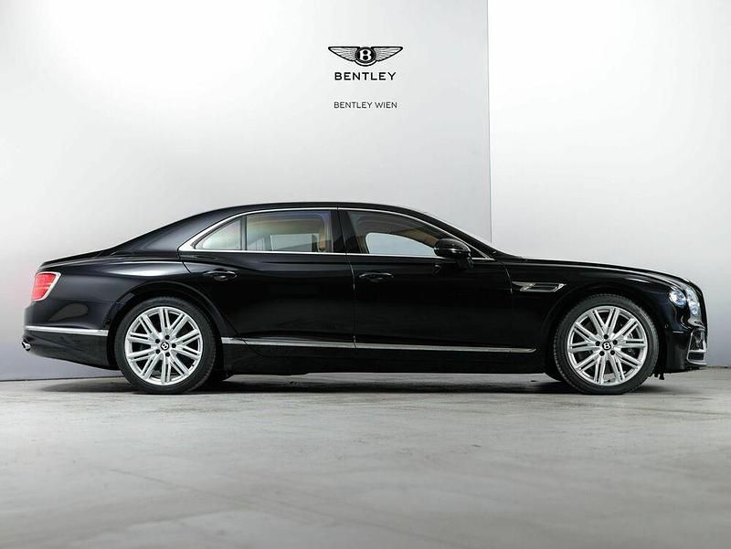 Gebraucht Bentley Flying Spur 544 PS (400 kW) 2023 Limousine