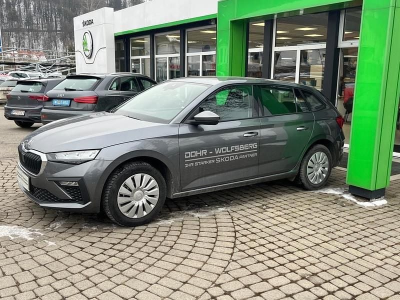 Neu Skoda Scala Essence 95 PS (69 kW) 2025 Dunkelgrau  metallicperleffekt Kleinwagen