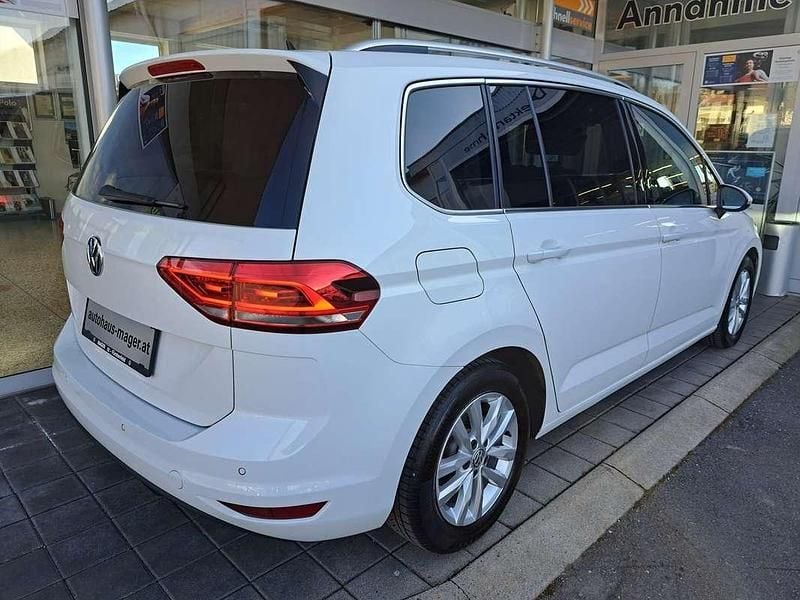 Gebraucht VW Touran Highline 150 PS (110 kW) 2015 Weiss  normal Van / Kleinbus