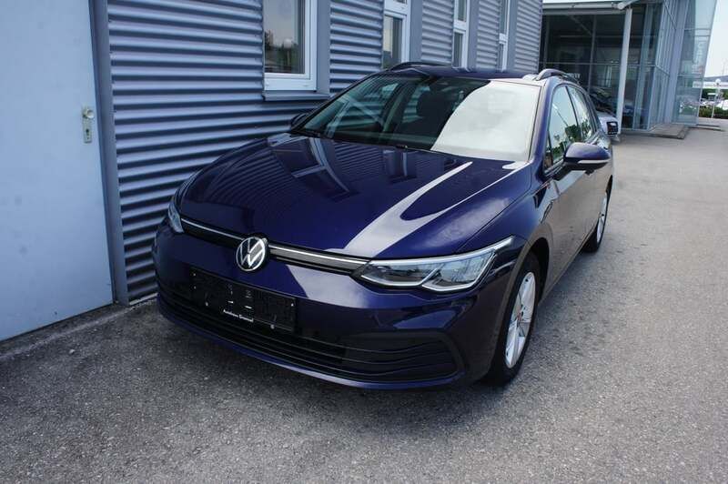 Mittelblau metallic Gebraucht 2021 VW Golf VIII Life Kombi | € 16.990 (Guter Preis) - Bild 1/4