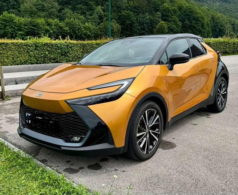 Gold Gebraucht 2024 Toyota C-HR Edition SUV | € 41.500 - Bild 1/4