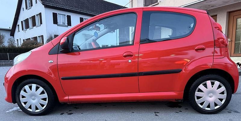 Gebraucht Peugeot 107 68 PS (50 kW) 2007 Kleinwagen