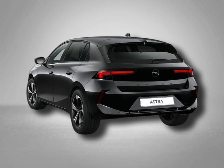 Neu Opel Astra 131 PS (96 kW) 2025 Limousine
