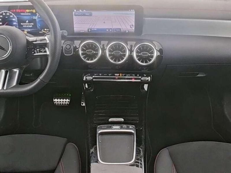 Gebraucht Mercedes CLA250e AMG 163 PS (119 kW) 2024 Weiß Limousine