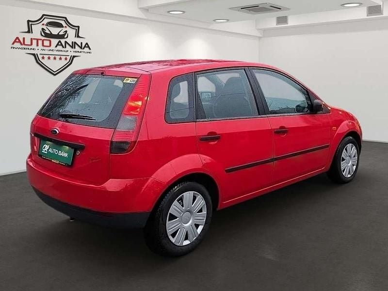 Gebraucht Ford Fiesta Ambiente 69 PS (50 kW) 2005 Rot Kleinwagen