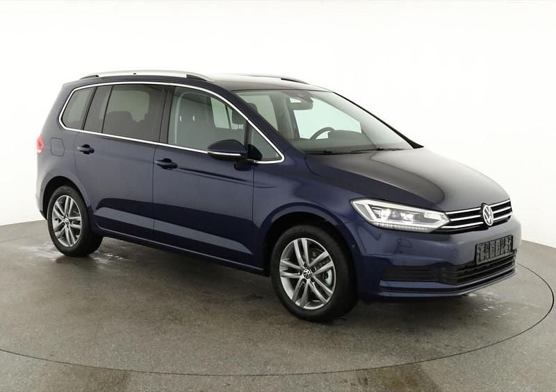 Neu VW Touran Comfortline 150 PS (110 kW) 2025 Van / Kleinbus