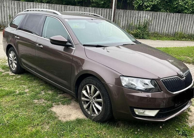 Braun Gebraucht 2016 Skoda Octavia Style Kombi | € 8.900 (Fairer Preis) - Bild 1/4
