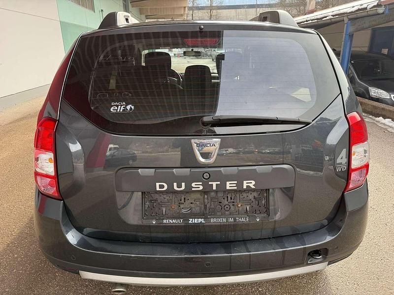 Gebraucht Dacia Duster Basis 105 PS (77 kW) 2017 Grau SUV