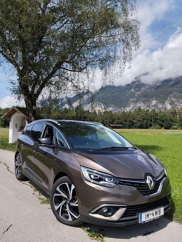 Bronze Gebraucht 2017 Renault Grand Scénic Bose Edition Van / Kleinbus | € 10.990 - Bild 1/4