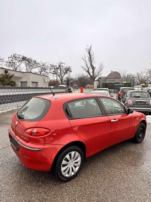 Gebraucht Alfa Romeo 147 105 PS (77 kW) 2003 Rot Kleinwagen