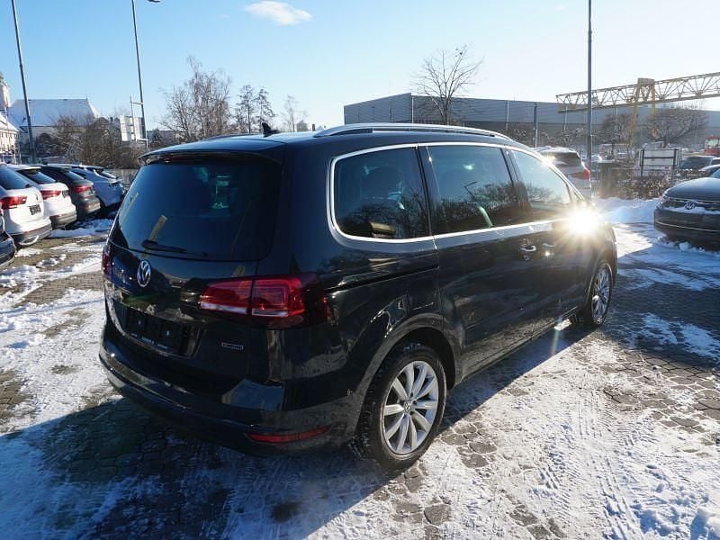 Gebraucht VW Sharan Business+ 177 PS (130 kW) 2020 Grau Van / Kleinbus