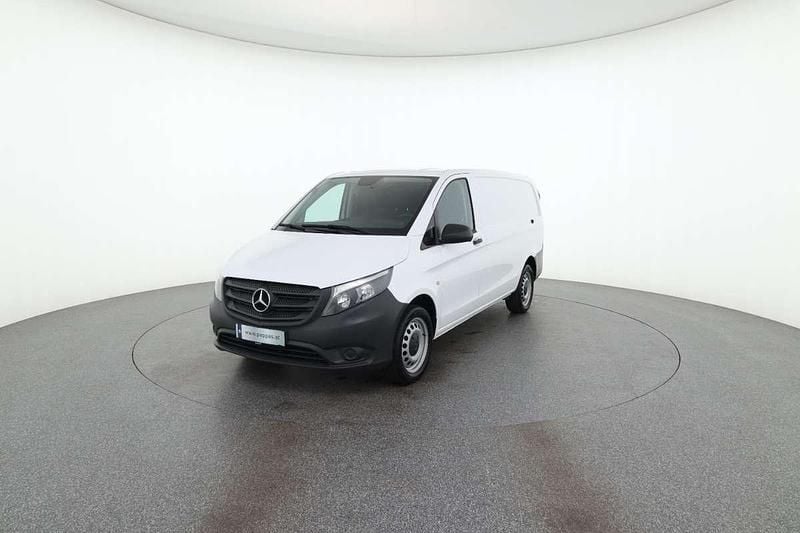 Weiß Gebraucht 2024 Mercedes Vito Van | € 43.188 (Fairer Preis) - Bild 1/4