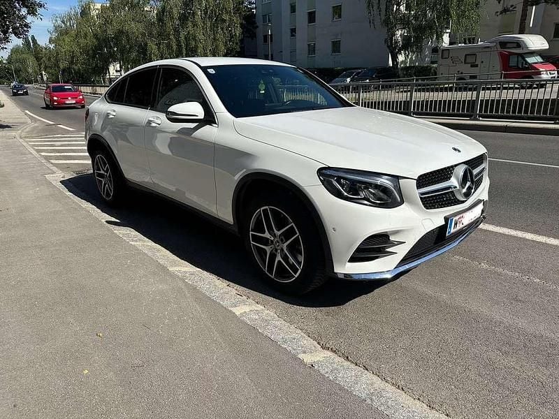 Gebraucht Mercedes GLC250 211 PS (155 kW) 2019 Weiß Coupé