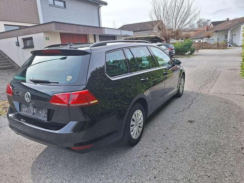 Gebraucht VW Golf VII Trendline 110 PS (80 kW) 2016 Kombi