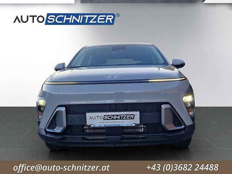 Neu Hyundai Kona 114 PS (83 kW) 2025 Grau SUV