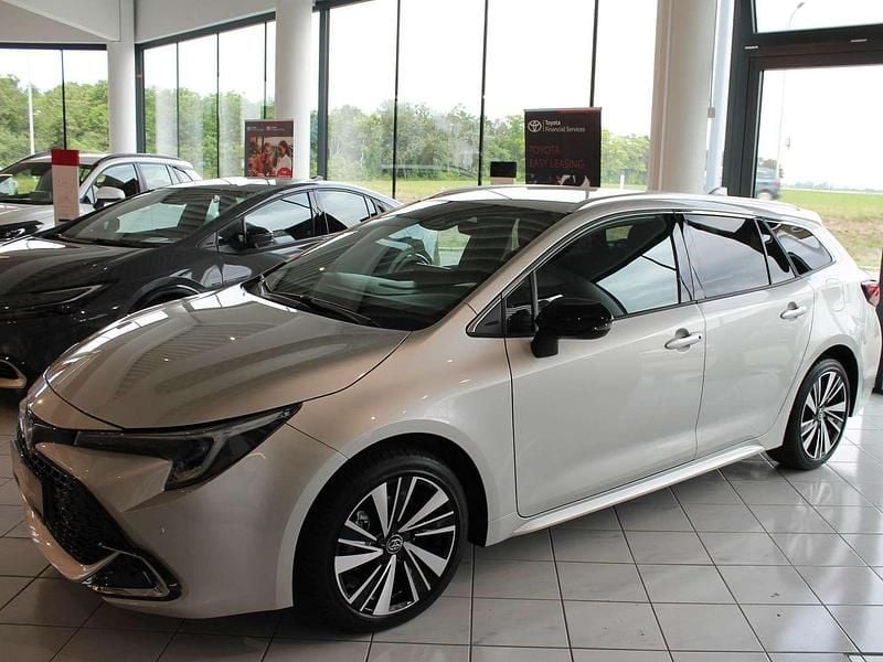 Silber Gebraucht 2025 Toyota Corolla Kombi | € 31.290 (Etwas zu teuer) - Bild 1/4