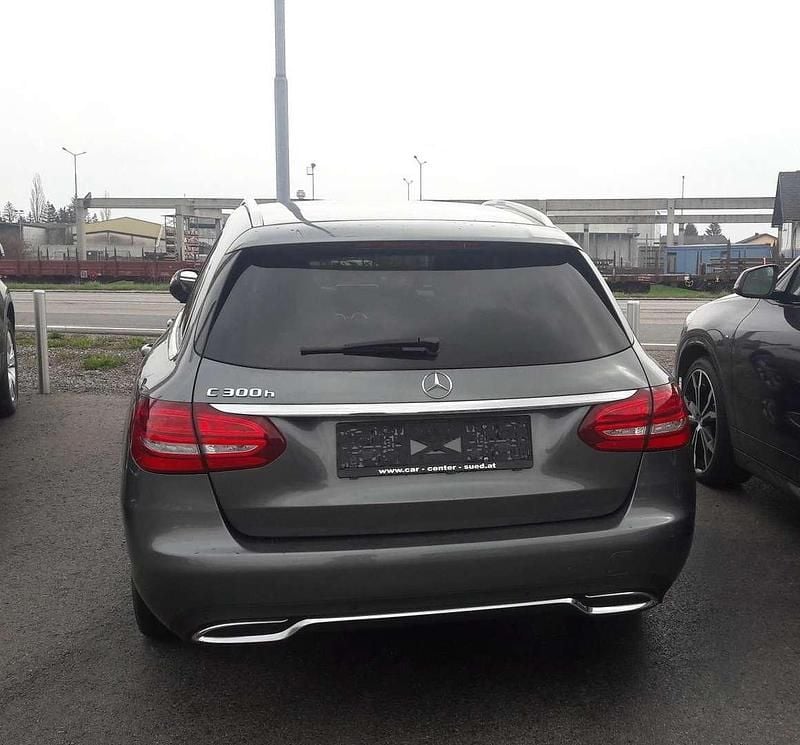 Gebraucht Mercedes C300 Avantgarde 204 PS (150 kW) 2018 Kombi