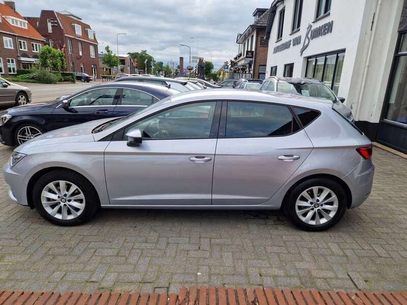 Gebraucht Seat Leon Style 131 PS (96 kW) 2019 Grau Kleinwagen