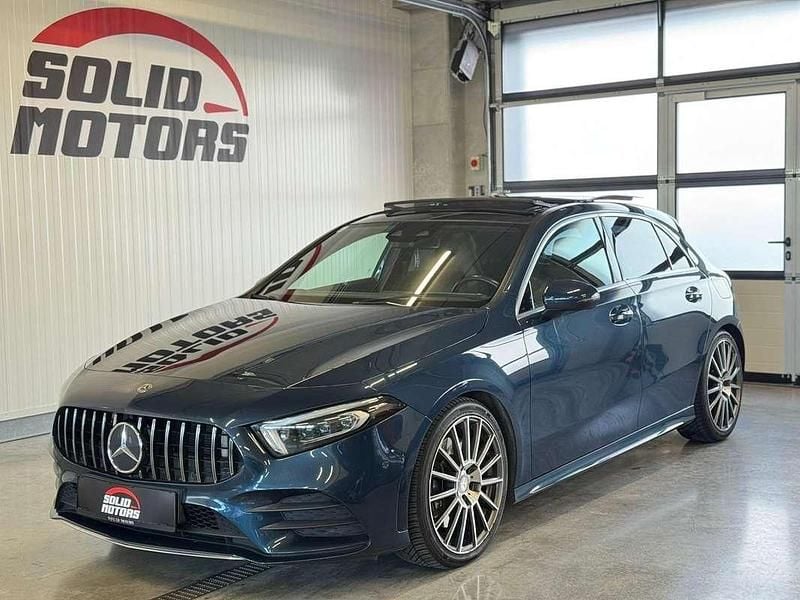 Blau Gebraucht 2019 Mercedes A250 AMG Limousine | € 26.990 (Guter Preis) - Bild 1/4