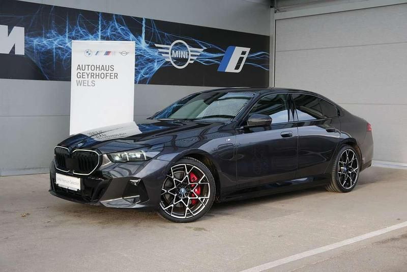 Gebraucht BMW 550e Comfort Edition 313 PS (230 kW) 2024 Grau Limousine