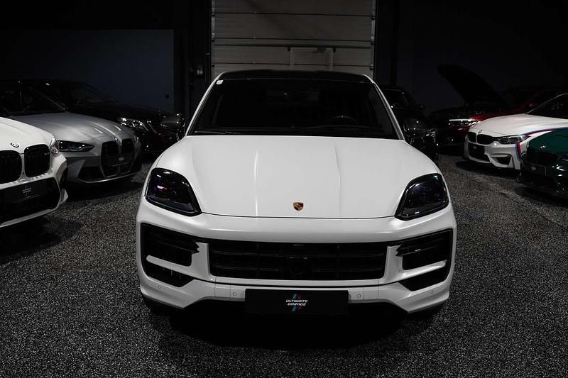 Gebraucht Porsche Cayenne Turbo E-Hybrid 740 PS (544 kW) 2024 Weiß SUV