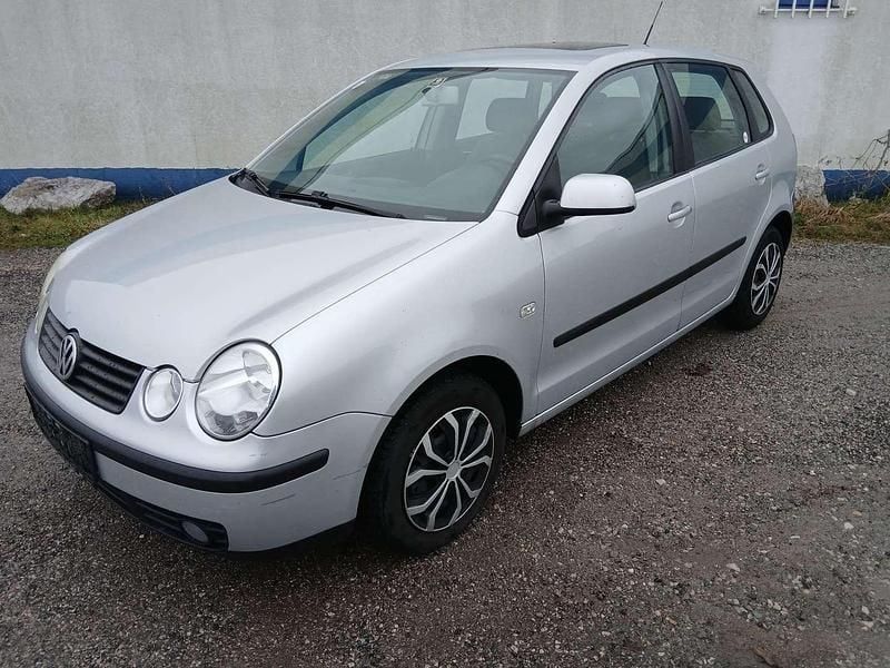 Silber Gebraucht 2003 VW Polo Family Limousine | € 1.999 (Fairer Preis) - Bild 1/4