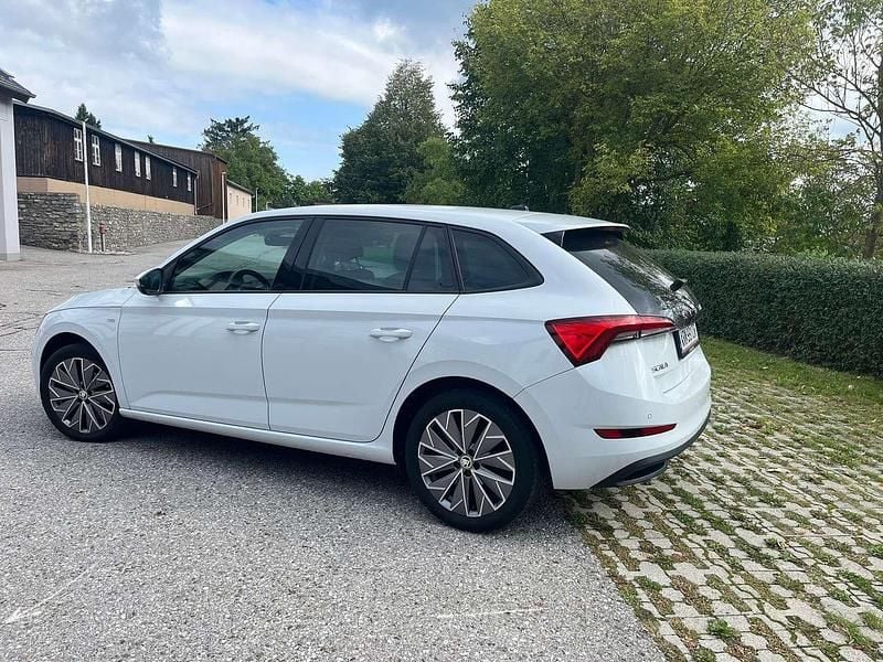 Gebraucht Skoda Scala Ambition 110 PS (80 kW) 2022 Weiß Kleinwagen