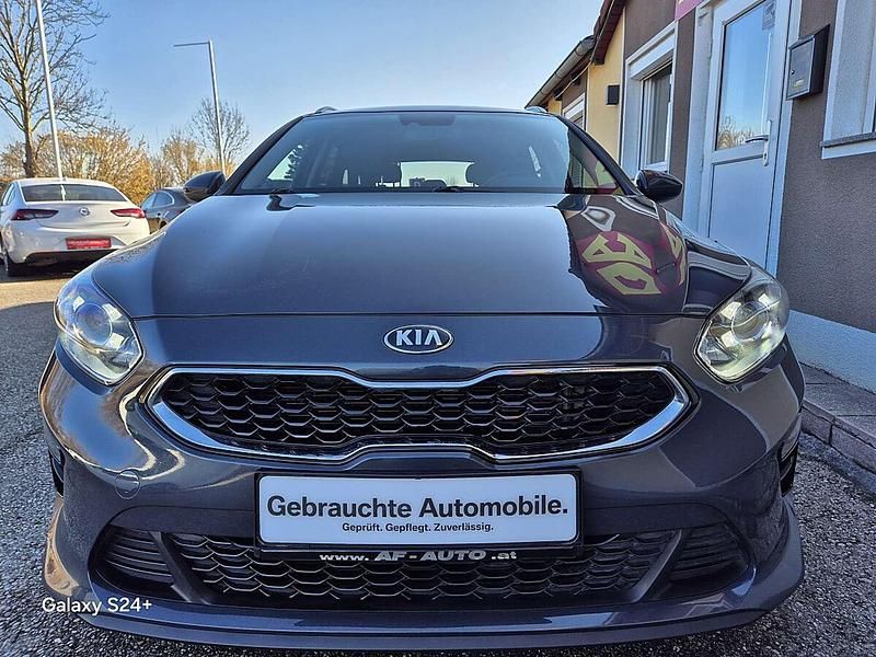 Gebraucht Kia Ceed Sportswagon Silver 136 PS (100 kW) 2021 Grau Kombi