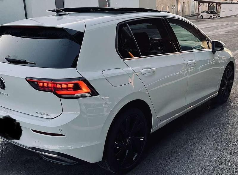Gebraucht VW Golf VIII Style 150 PS (110 kW) 2024 Weiß Limousine