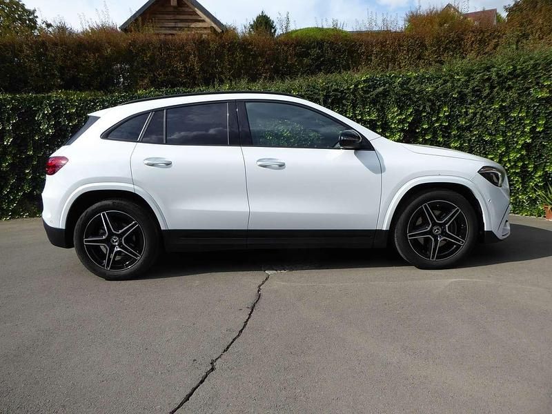 Gebraucht Mercedes GLA180 Premium 136 PS (100 kW) 2024 Weiß SUV