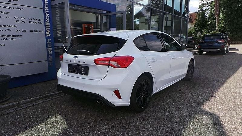 Gebraucht Ford Focus ST-Line 120 PS (88 kW) 2020 Weiß Limousine