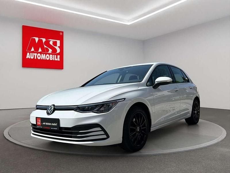 Gebraucht VW Golf VIII 90 PS (66 kW) 2020 Weiß Limousine