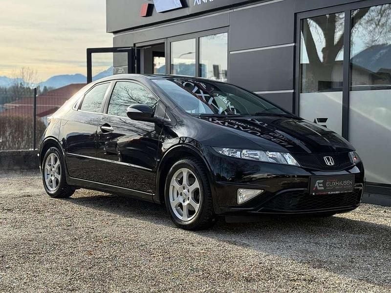 Schwarz Gebraucht 2010 Honda Civic Limousine | € 5.490 - Bild 1/4