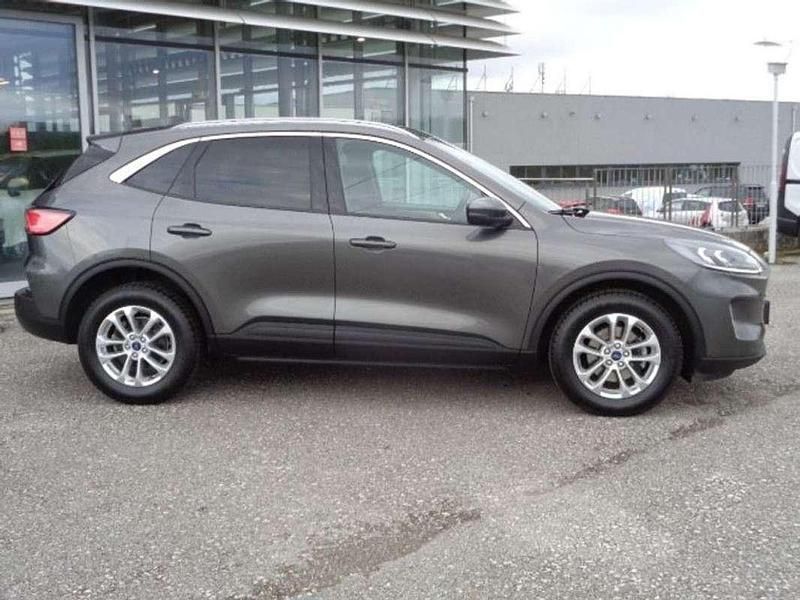 Gebraucht Ford Kuga Titanium 120 PS (88 kW) 2022 Grau SUV