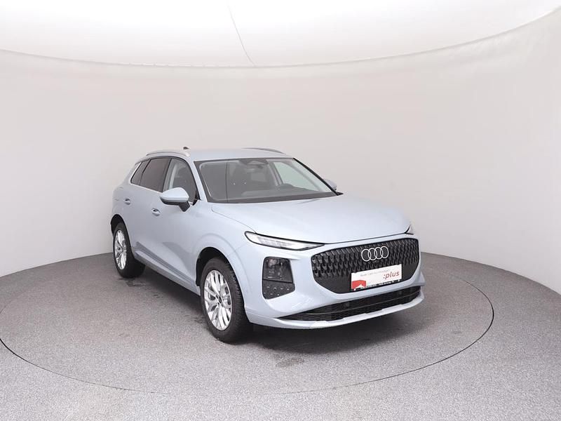 Neu Audi Q3 150 PS (110 kW) 2026 Mittelgrau  metallicperleffekt SUV