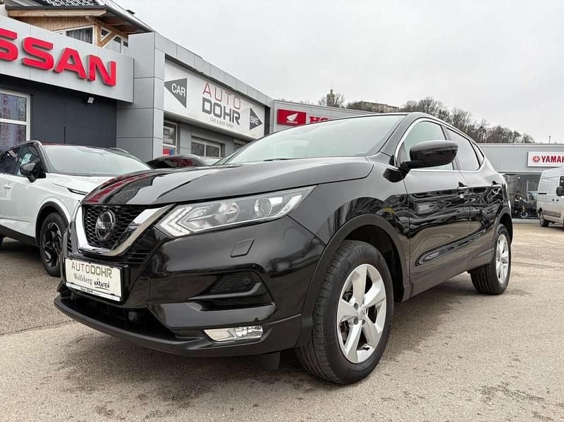 Gebraucht Nissan Qashqai Acenta 116 PS (85 kW) 2018 Schwarz SUV