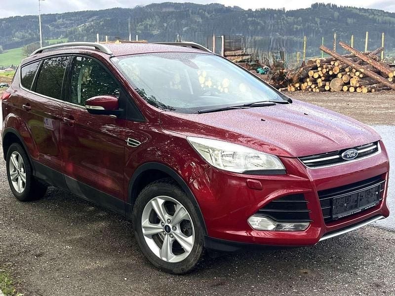 Gebraucht Ford Kuga Titanium 150 PS (110 kW) 2015 Rot SUV