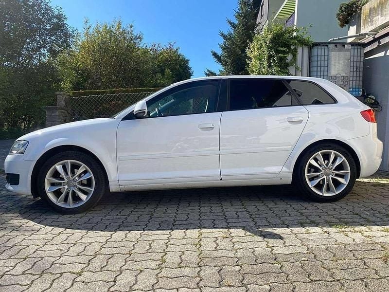 Weiß Gebraucht 2009 Audi A3 Limousine | € 5.050 (Guter Preis) - Bild 1/4