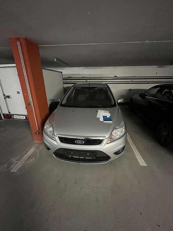 Silber Gebraucht 2011 Ford Focus Kombi | € 2.200 (Superpreis) - Bild 1/3