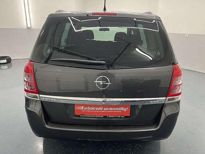 Gebraucht Opel Zafira Edition 110 PS (80 kW) 2011 Grau Van / Kleinbus
