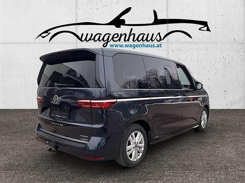 Gebraucht VW Multivan Style 150 PS (110 kW) 2022 Blau Van