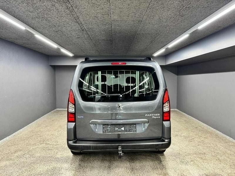 Gebraucht Peugeot Partner Tepee 99 PS (72 kW) 2015 Grau Van / Kleinbus