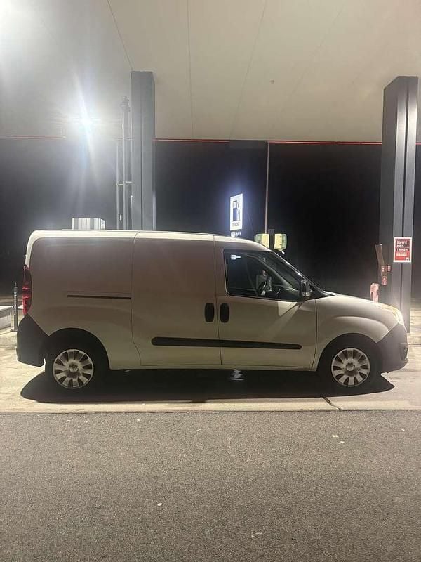 Gebraucht Opel Combo 90 PS (66 kW) 2016 Weiß Van