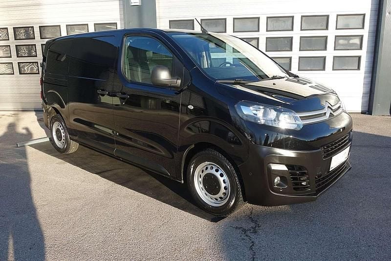 Schwarz Gebraucht 2021 Citroën Jumpy Comfort Van / Kleinbus | € 21.990 (Guter Preis) - Bild 1/4