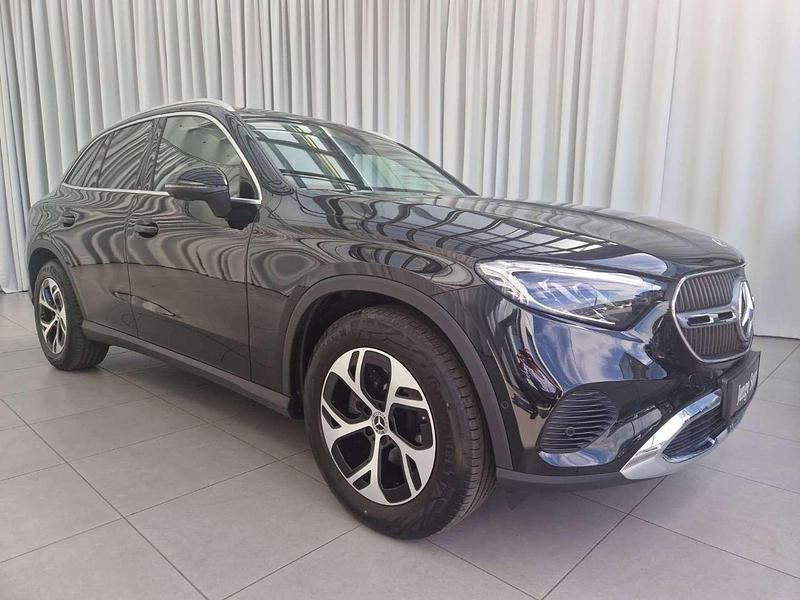 Gebraucht Mercedes GLC220 197 PS (144 kW) 2024 Schwarz SUV