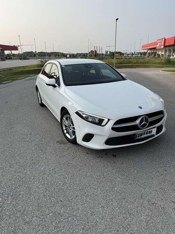 Gebraucht Mercedes A180 136 PS (100 kW) 2019 Limousine