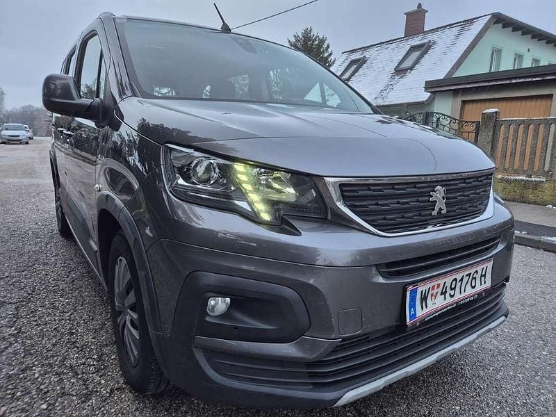 Grau Gebraucht 2019 Peugeot Rifter Allure Van / Kleinbus | € 12.900 (Superpreis) - Bild 1/4