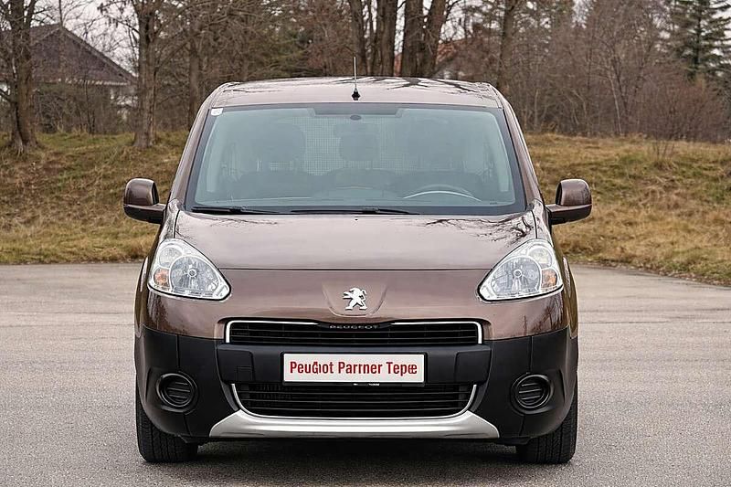 Gebraucht Peugeot TePee Active 92 PS (67 kW) 2015 Braun Kombi