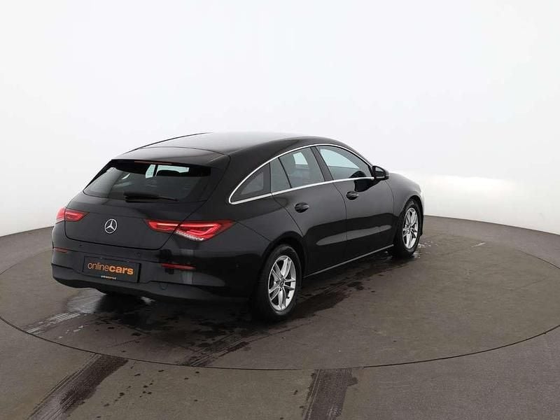 Gebraucht Mercedes CLA180 Shooting Brake 116 PS (85 kW) 2020 Schwarz Kombi